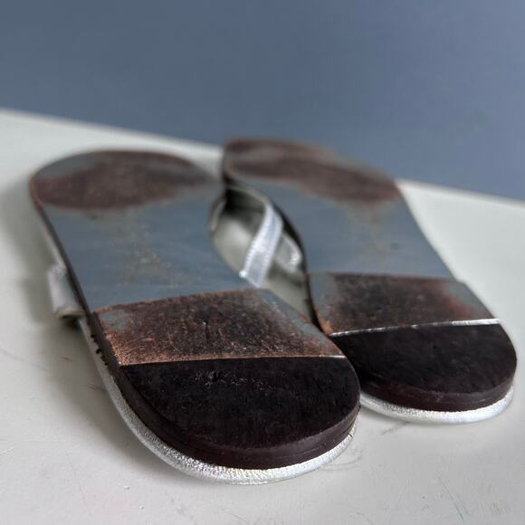 Tory Burch flip-flop slide size 7.5 silver fish beaded ocean mermaid  - Picture 7 of 7